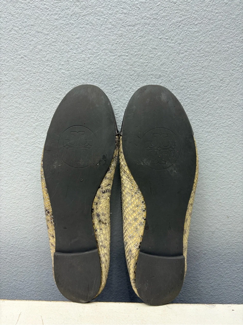 Tory Burch Silver Mettalic Verbena Leather Flats Size 8